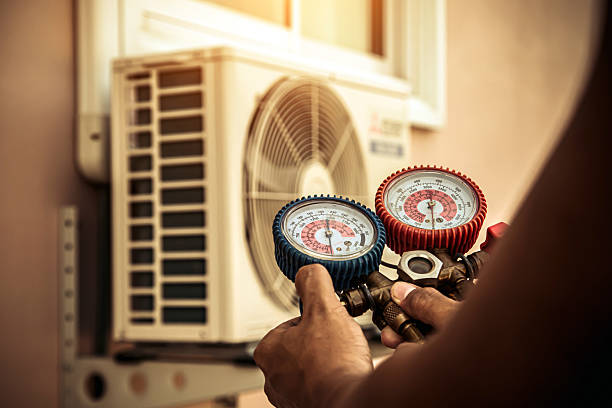 Professional Hvac technician working in Bradfordwoods, PA